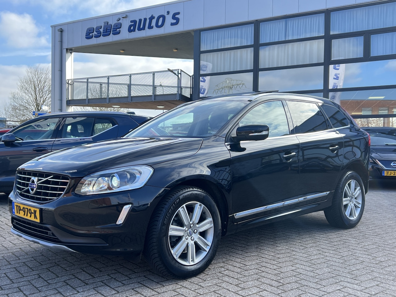 Volvo XC60 - 2.0 D4 190 PK FWD AUTOMAAT Summum Navigatie Trekhaak Xenon Panoramadak Dab 18 Inch Leder E - AutoWereld.nl