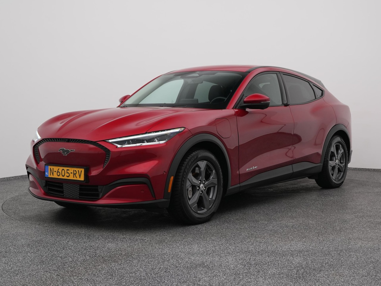 Ford Mustang Mach-E - RWD 75 kWh | 360° | B&O | STOEL- EN STUURVERW. | TREKHAAK - AutoWereld.nl