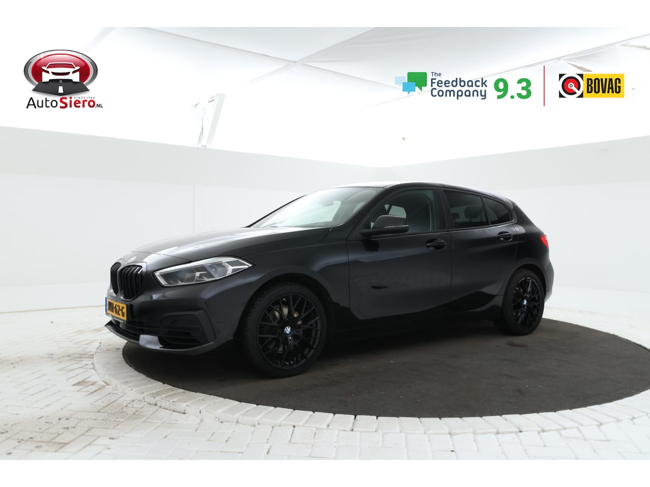 BMW 1-serie - 118i High Executive Edition Full Black, Apple Carplay, Cruise - AutoWereld.nl