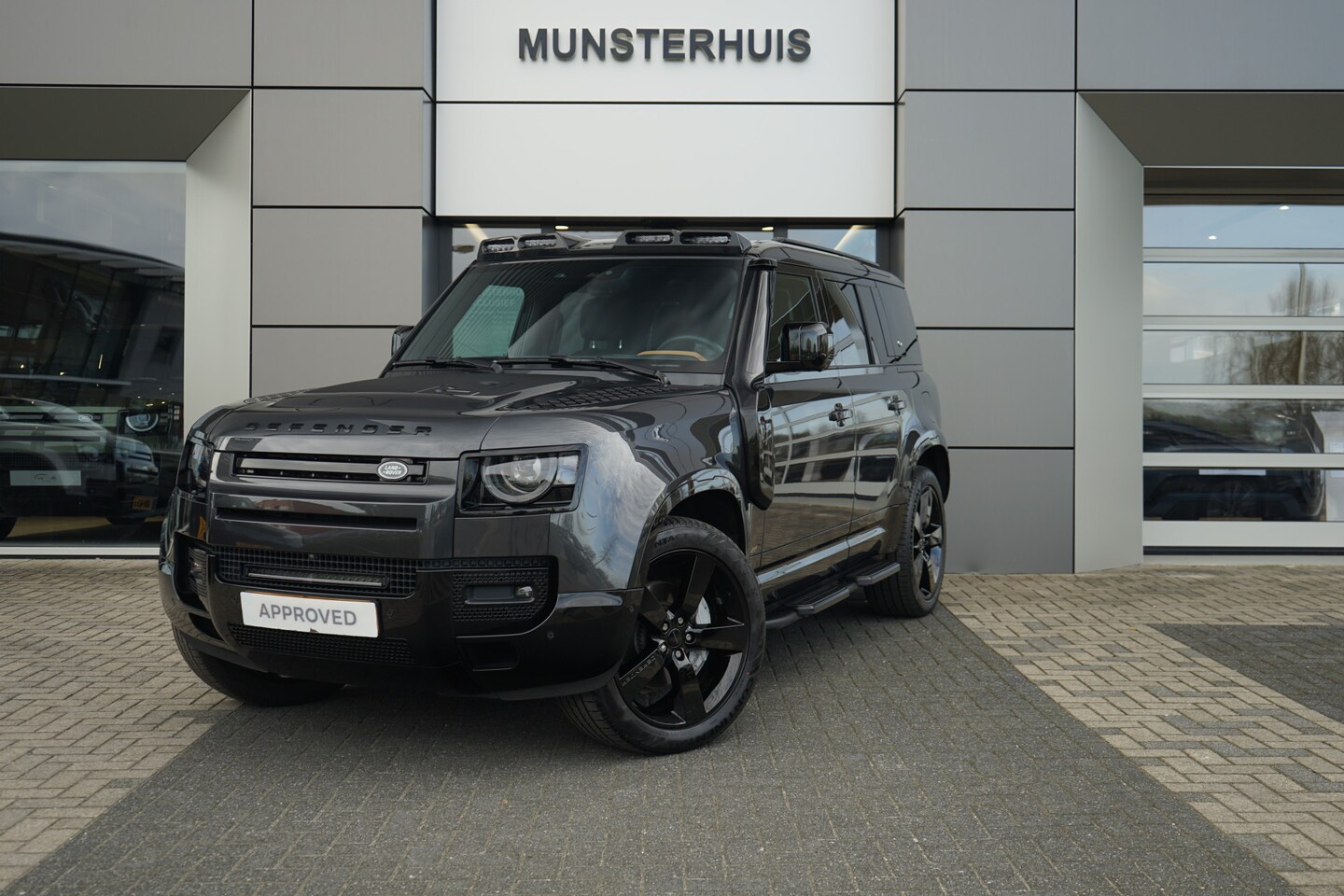 Land Rover Defender 110 - 2.0 P400e 110 X-Dynamic HSE | Voorstoelen verwarmd/gekoeld | Head-up display | - AutoWereld.nl