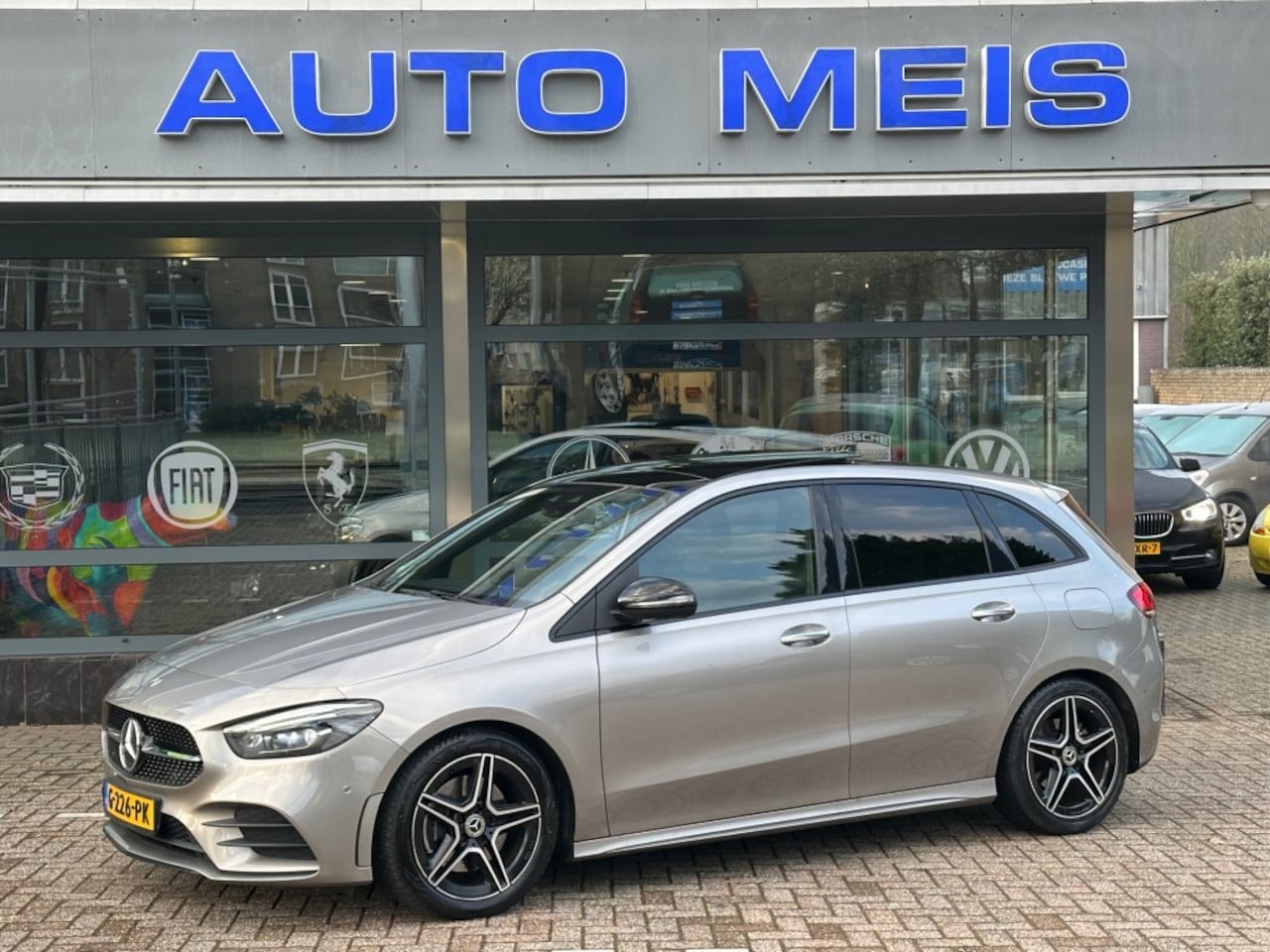 Mercedes-Benz B-klasse - 220 Launch Edition Premium Plus Panoramadak Trekhaak - AutoWereld.nl