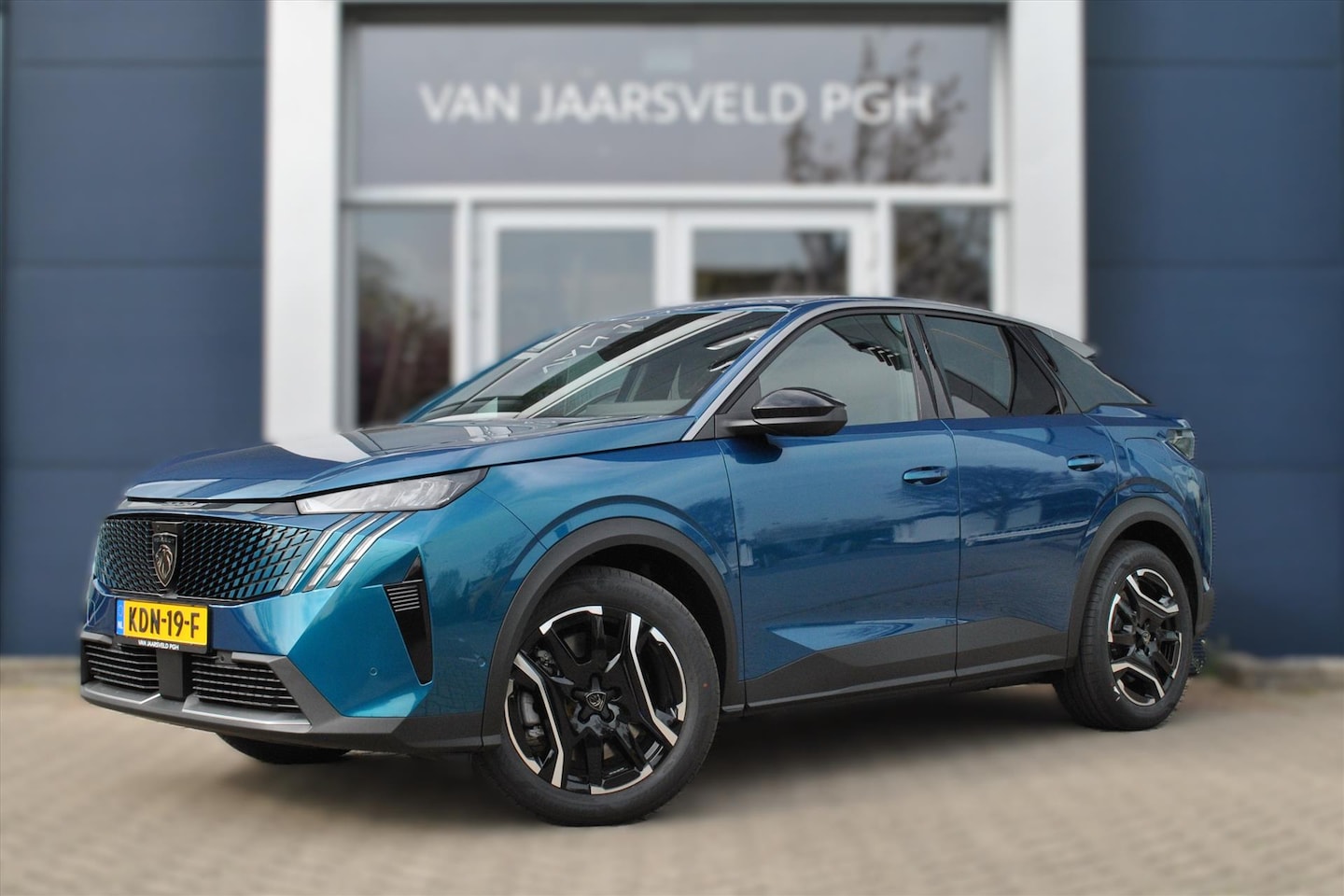 Peugeot e-3008 - EV 96 kWh 230pk Long Range Allure - AutoWereld.nl