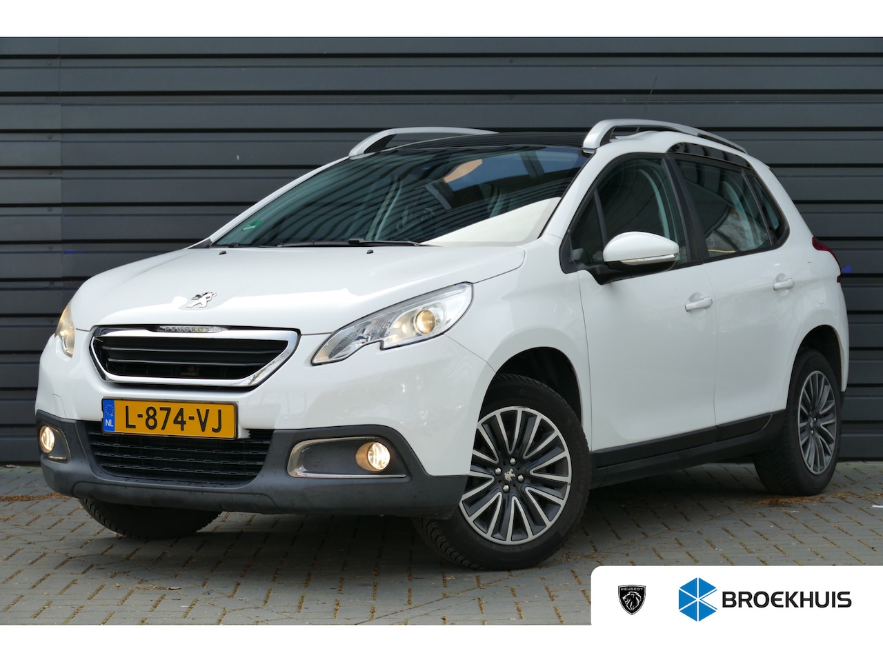 Peugeot 2008 - 1.2 PURETECH 82PK BLUE LEASE ACTIVE AUTOMAAT / NAVI / AIRCO / PANO.DAK / STOELVERWARMING / - AutoWereld.nl