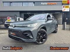 Volkswagen Tiguan - 1.5 eHybrid R-line Edition| 3X UIT VOORRAAD LEVERBAAR | BLACK STYLE | Panoramadak en elekt