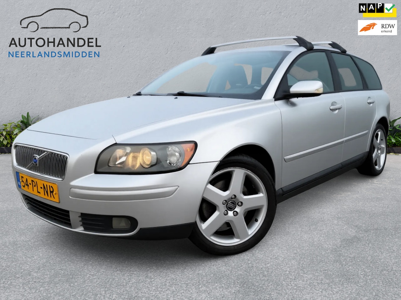Volvo V50 - 2.4 Momentum AIRCO cruise control dakdragers - AutoWereld.nl