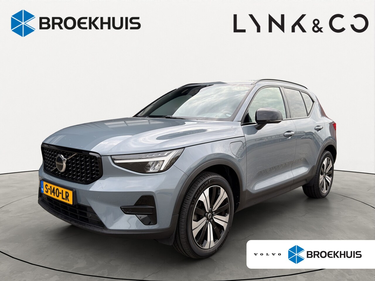 Volvo XC40 - T4 Plug-in hybrid Plus Dark | Apple Carplay/Android Auto | Premium audio | Stuurverwarming - AutoWereld.nl