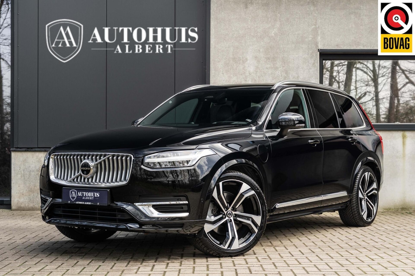 Volvo XC90 - 2.0 T8 AWD Plus Bright B&W Luchtvering Pano 22' - AutoWereld.nl