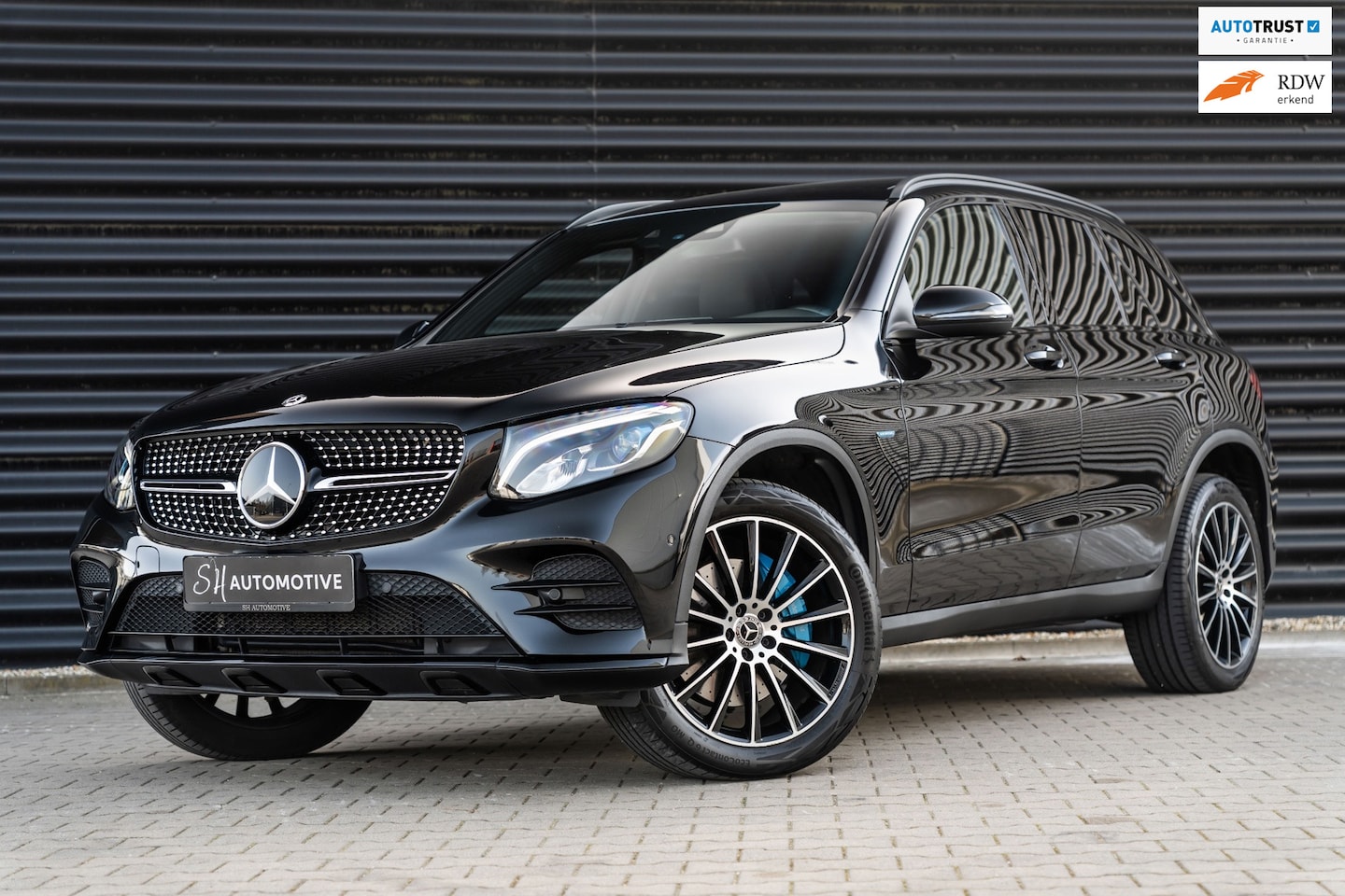 Mercedes-Benz GLC-klasse - 350e 4MATIC AMG / PANO / MEMORY / BURMESTER / CARPLAY - AutoWereld.nl
