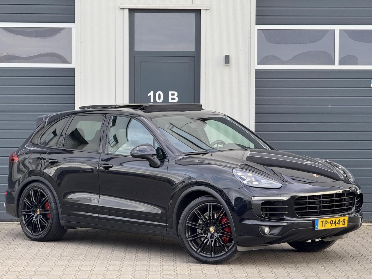 Porsche Cayenne - 3.0 D Tiptronic S / Facelift / Led / Pano - AutoWereld.nl