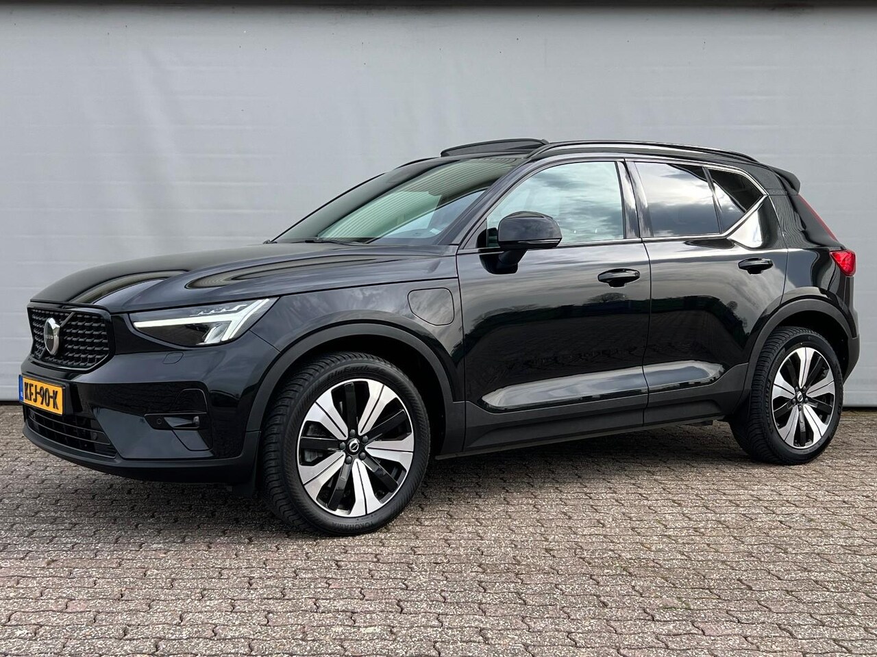 Volvo XC40 - 1.5 T5 PHEV | Ultimate Dark | Bijzonder compleet! - AutoWereld.nl