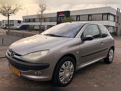 Peugeot 206 - 1.4 Gentry Premium APK 02-2027