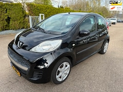Peugeot 107 - 1.0-12V 5-DRS XS AIRCO CENTR.VERGR. EL.RAMEN NAVI BL.TOOTH NAP