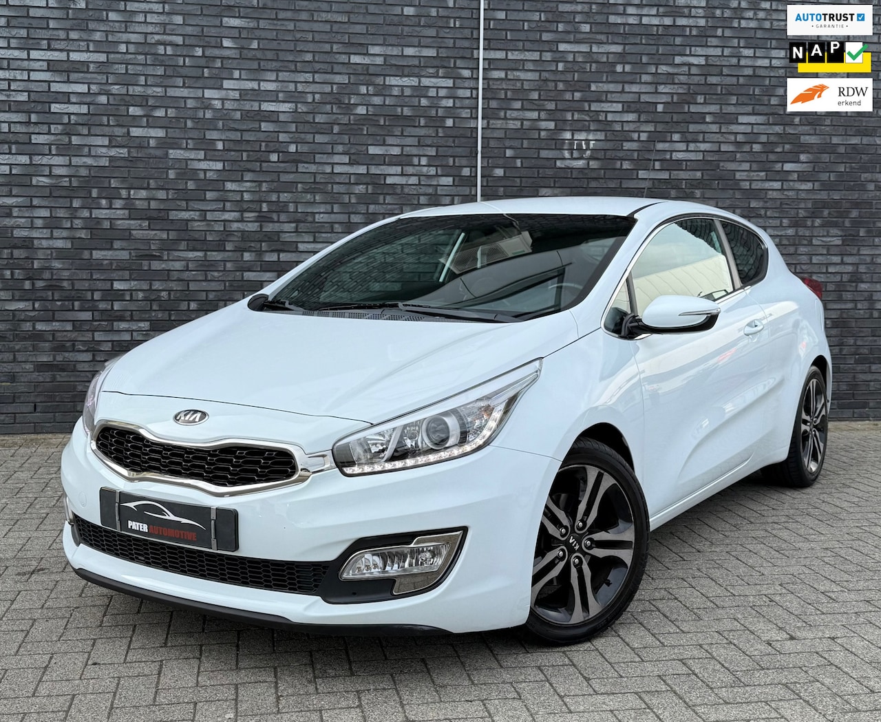 Kia Pro cee'd - 1.6 GDI Business Pack Camera|Navigatie|Cruise|Xenon|Trekhaak - AutoWereld.nl