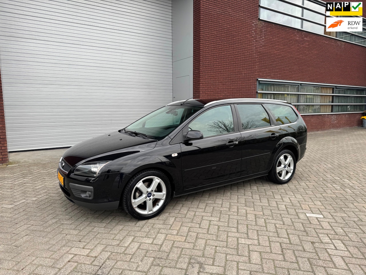 Ford Focus Wagon - 1.6-16V Airco Cruise Pdc Nap Nw Apk - AutoWereld.nl