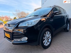 Ford Kuga - 1.5/Navi/Stoelverwarming/Trekhaak/Cruise-/Climate-c/Keyless/Goed-onderhouden