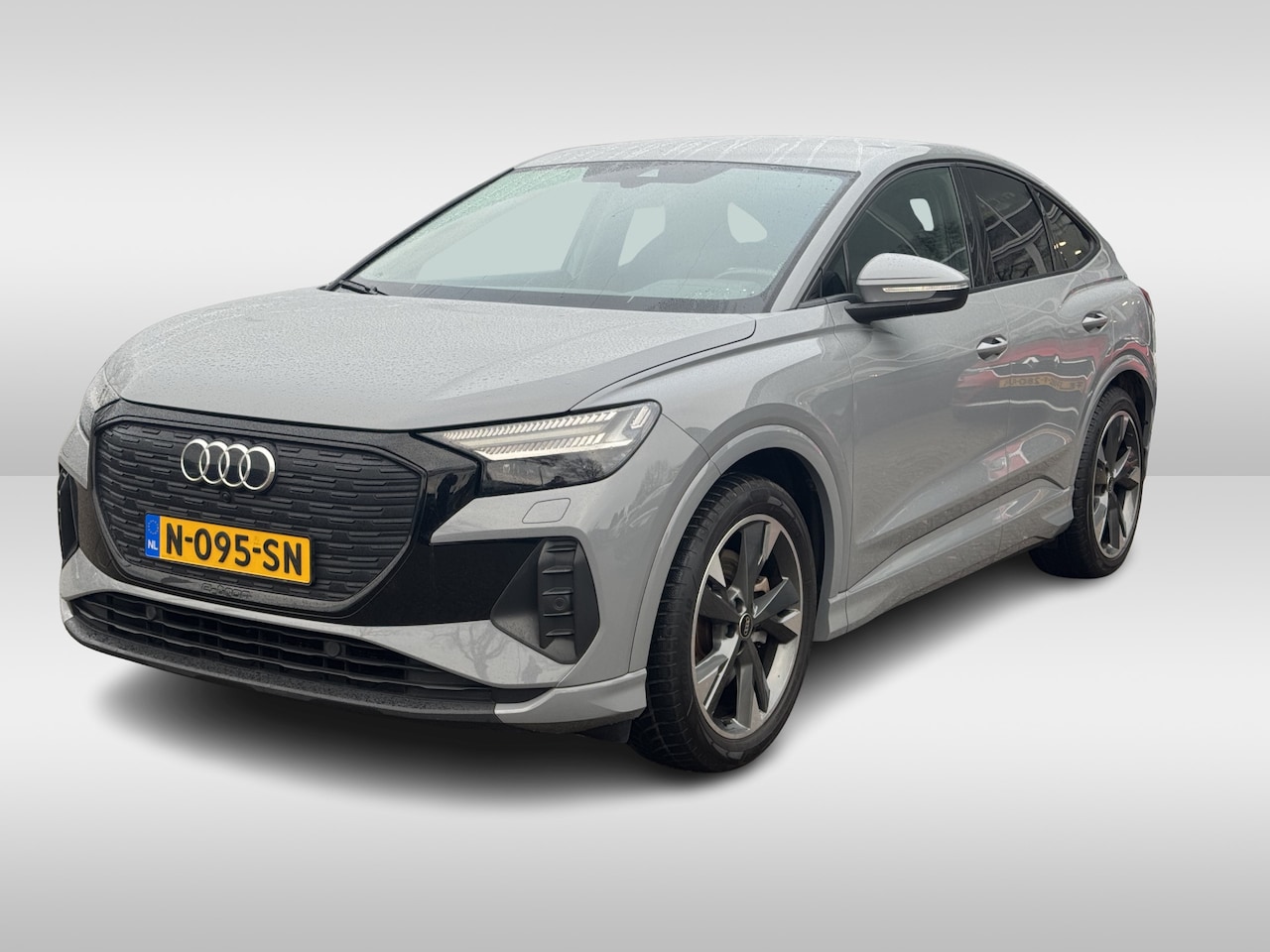 Audi Q4 Sportback e-tron - 40 Launch edition Advanced 77 kWh / SoH 91,4% / CarPlay / Matrix LED / Sportstoelen / Virt - AutoWereld.nl