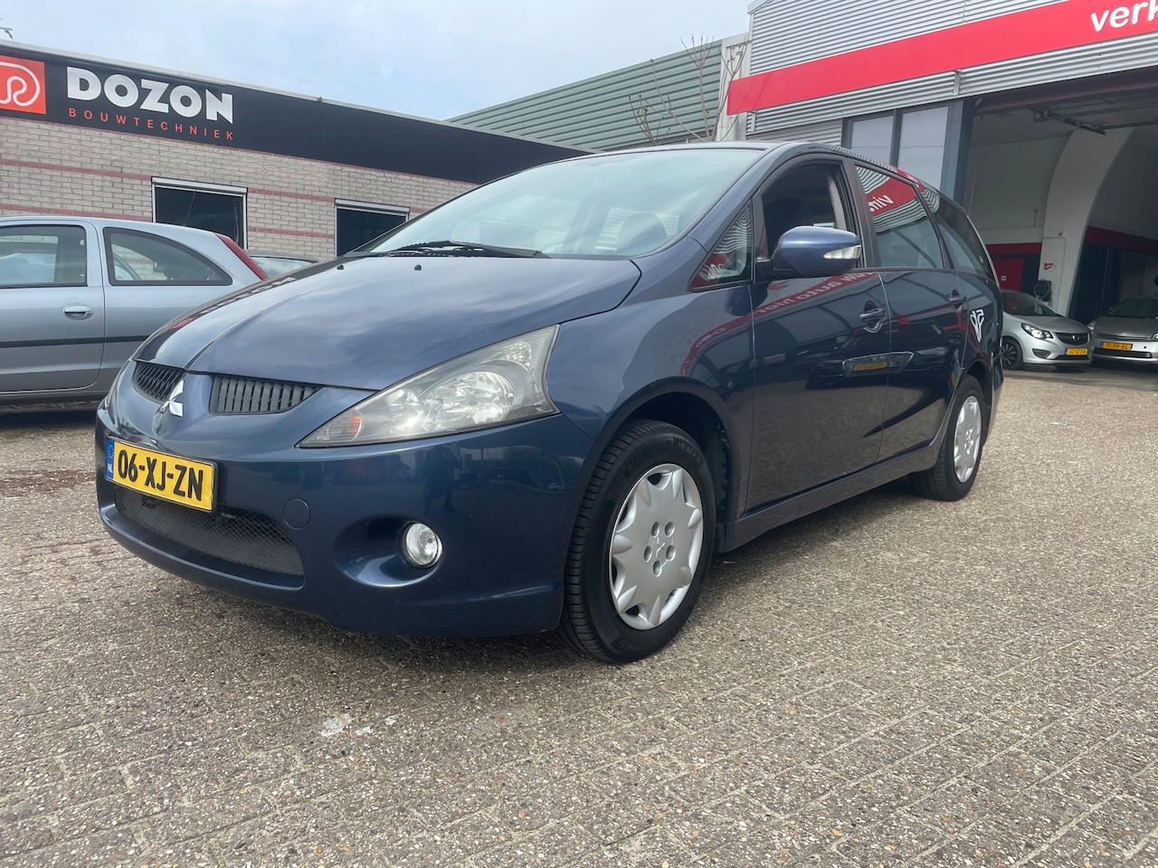 Mitsubishi Grandis - 2.4-16V Inform 7 pers nette auto - AutoWereld.nl