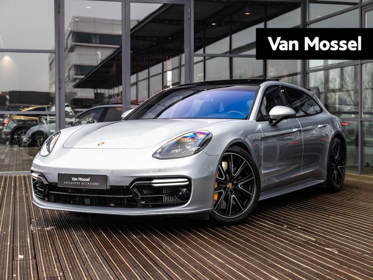 Porsche Panamera Sport Turismo - 4.0 Turbo S E-Hybrid | SPORTDESIGN | SPORTCHRONO | PASM LUCHTVERING | BURMESTER | VIERWIEL - AutoWereld.nl