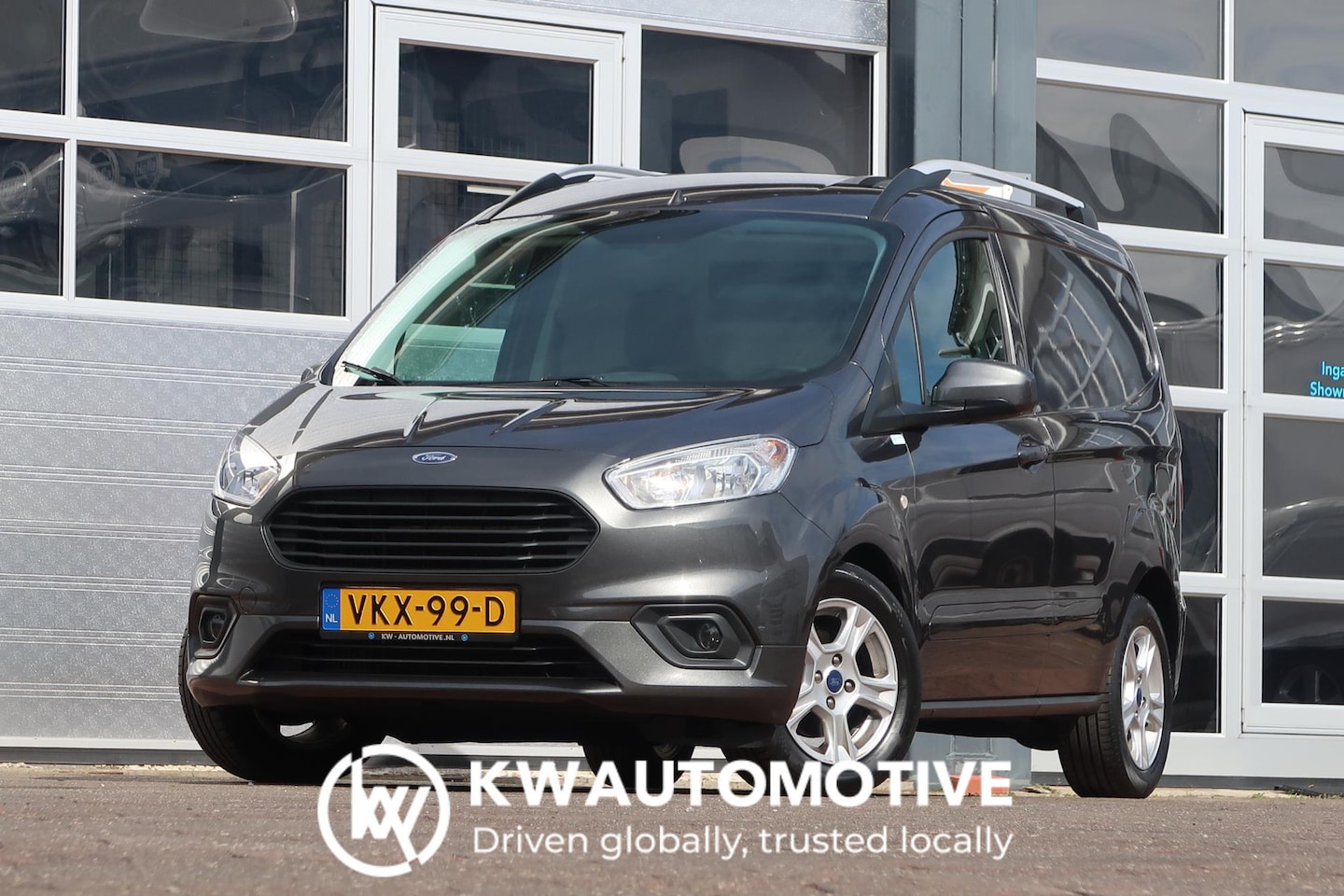 Ford Transit Courier - 1.0 Limited EcoBoost S&S CAMERA/ NAVI/ CRUISE/ CLIMA/ TREKHAAK - AutoWereld.nl