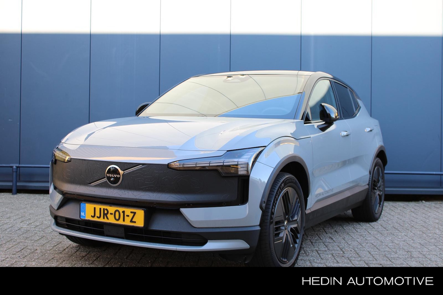 Volvo EX30 Cross Country - Twin Motor Performance Ultra | Getint glas | Stuur- stoelverwarming | Panoramadak - AutoWereld.nl