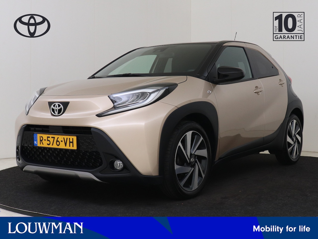 Toyota Aygo X - 1.0 VVT-i S-CVT Envy | Half lederen bekleding | Achteruitrijcamera | Automaat | - AutoWereld.nl