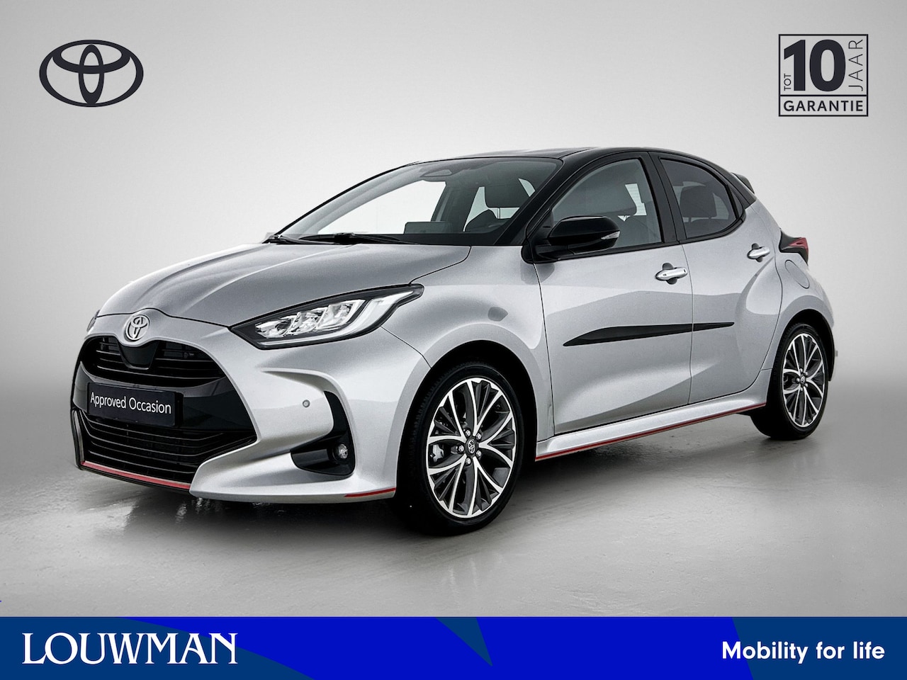 Toyota Yaris - 1.5 Hybrid 130 Executive | Blindspot | Stoel + Stuurverwarming | Red Pack | Chrome Pack | - AutoWereld.nl