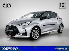 Toyota Yaris - 1.5 Hybrid 130 Executive | Blindspot | Stoel + Stuurverwarming | Red Pack | Chrome Pack |