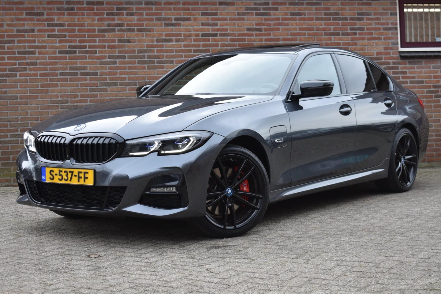 BMW 3-serie - 330e xDrive High Executive '22 SOH 94,6% Leder M Pakket Clima Navi Laser Light Navi Clima - AutoWereld.nl