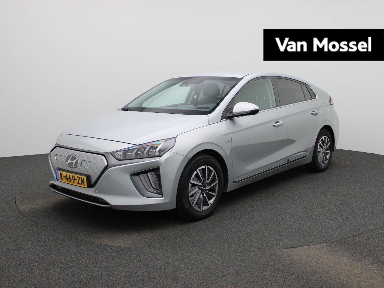 Hyundai IONIQ - Premium EV 38 kWh | Lederen bekleding | Parkeer camera - AutoWereld.nl