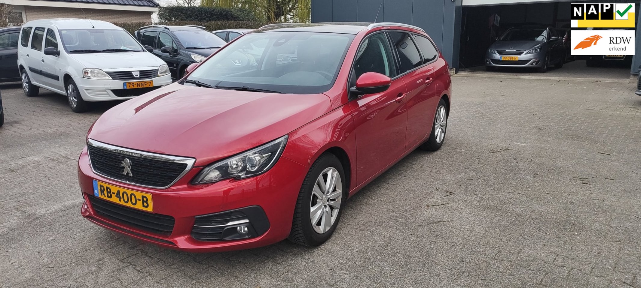 Peugeot 308 SW - 1.2 PureTech Blue Lease Executive bj 2017 airco/navi - AutoWereld.nl