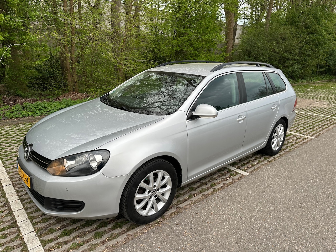 Volkswagen Golf Variant - 1.6 TDI Comfort Executive Line BlueMotion 1.6 TDI Comfort Executive Line BlueMotion - AutoWereld.nl