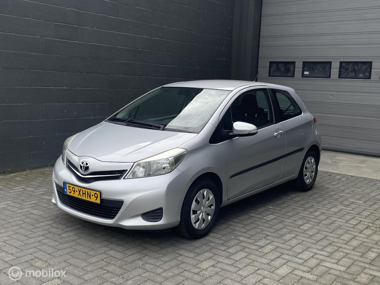 Toyota Yaris - 1.0 VVT-i Aspiration | Airco | All-season | Rijklaar | - AutoWereld.nl