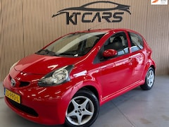 Toyota Aygo - 1.0-12V | Nieuwe APK | Airco | LM Velgen | Radio met aux | Lage KM Stand | Nette auto |