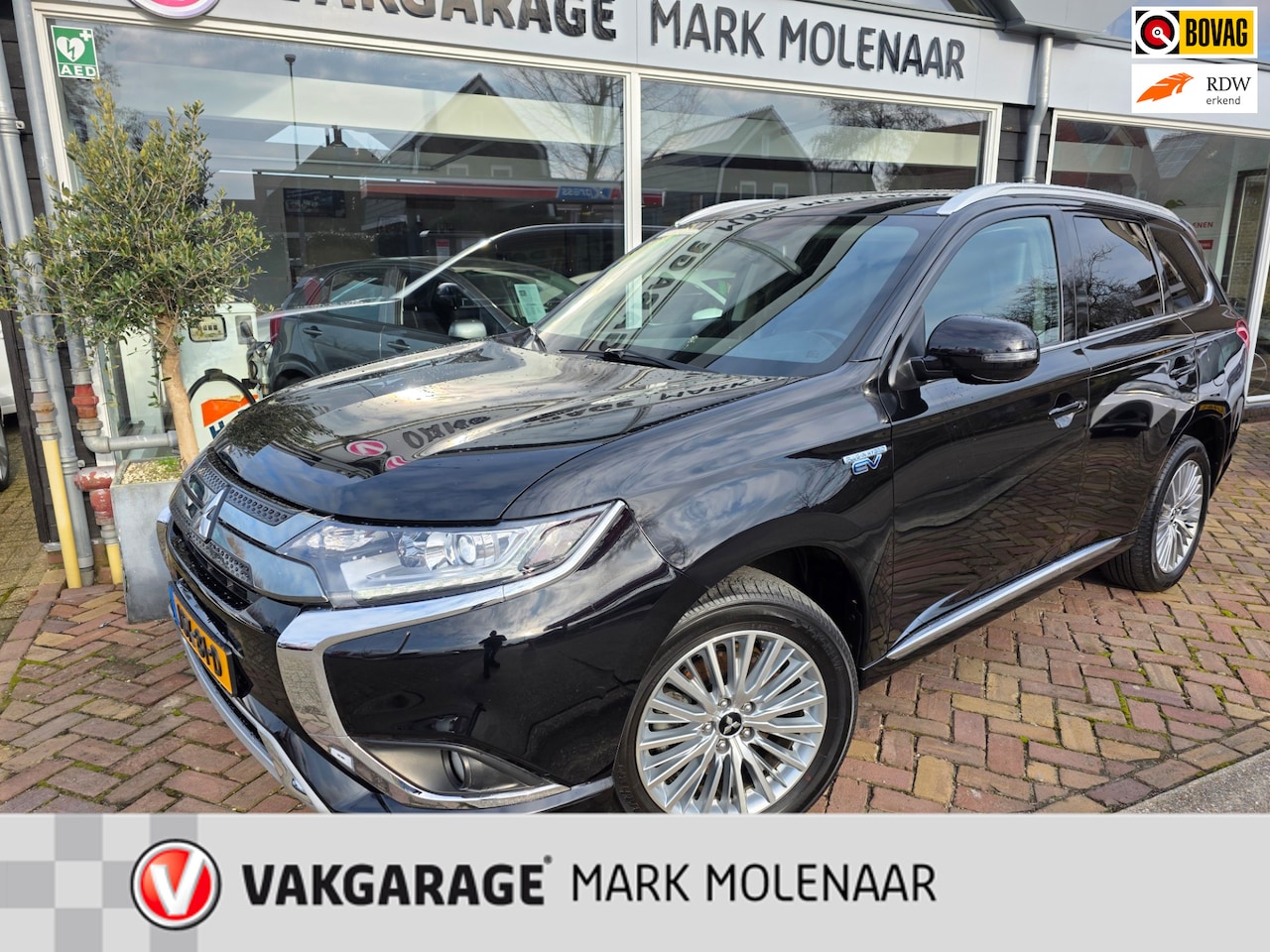 Mitsubishi Outlander - 2.4 PHEV Intense+ 2.4 PHEV Intense,complete uitvoering,btw auto - AutoWereld.nl