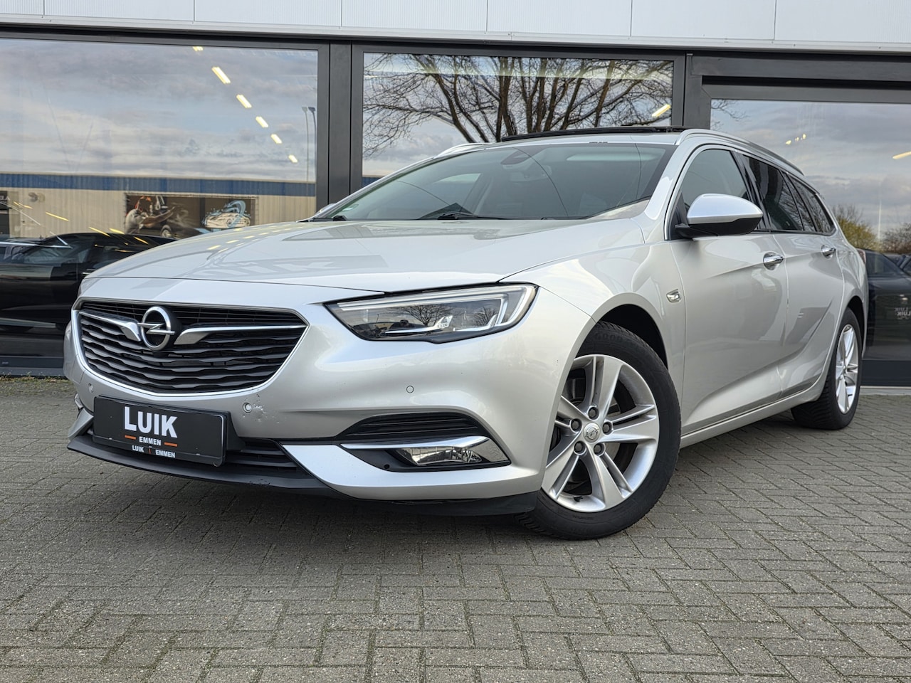 Opel Insignia Sports Tourer - 1.5 Turbo Innovation + PANO DAK + LED + CAMERA + COMFORTSTOELEN - AutoWereld.nl