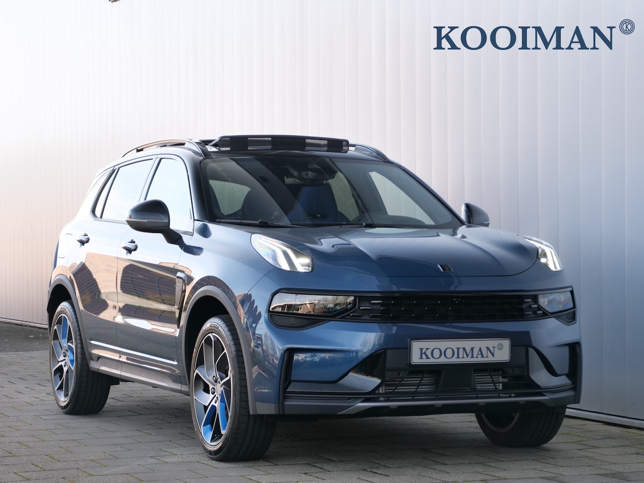 Lynk & Co 01 - 1.5 Plugin Hybrid 261pk Automaat NIEUWE AUTO! / Stuurverwarming / Zwarte hemel - AutoWereld.nl