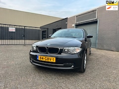 BMW 1-serie - 116i Business Line Clima Cruise Navi Leer LM-Wielen APK NAP