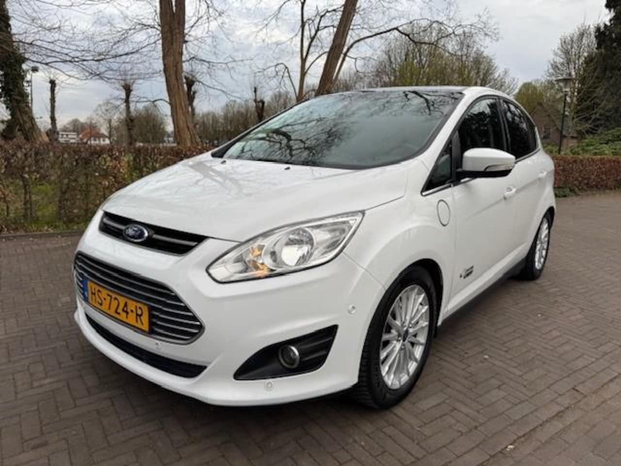 Ford C-Max - 2.0 Plug-in Hybrid Titanium Plus Pano/Trekhaak/Leer/Camera/Navi - AutoWereld.nl
