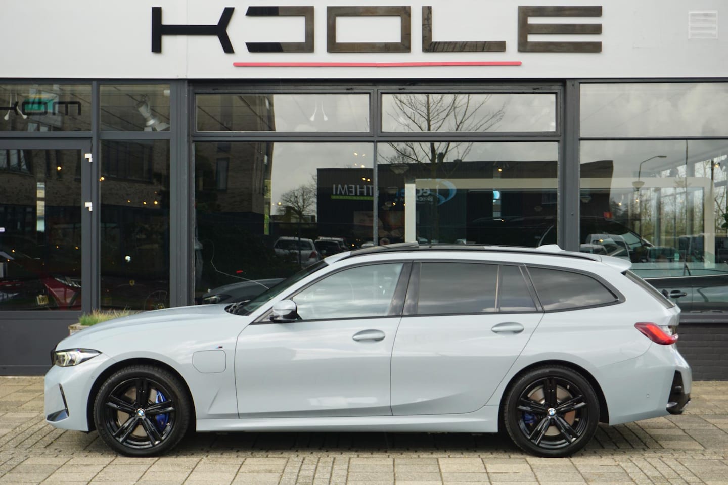 BMW 3-serie Touring - 330e xDrive | M Sport Pro | ACC | PANO | Trekhaak - AutoWereld.nl