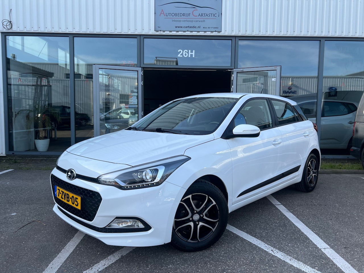 Hyundai i20 - 1.2 HP i-Motion Comfort AIRCO | CRUISE CONTROL | PARKEER SENSOREN | DEALER ONDERHOUDEN | N - AutoWereld.nl