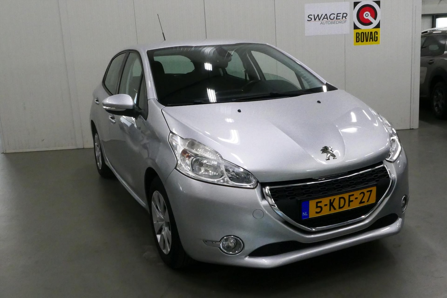 Peugeot 208 - 1.2 VTi 82PK 5D Envy - AutoWereld.nl