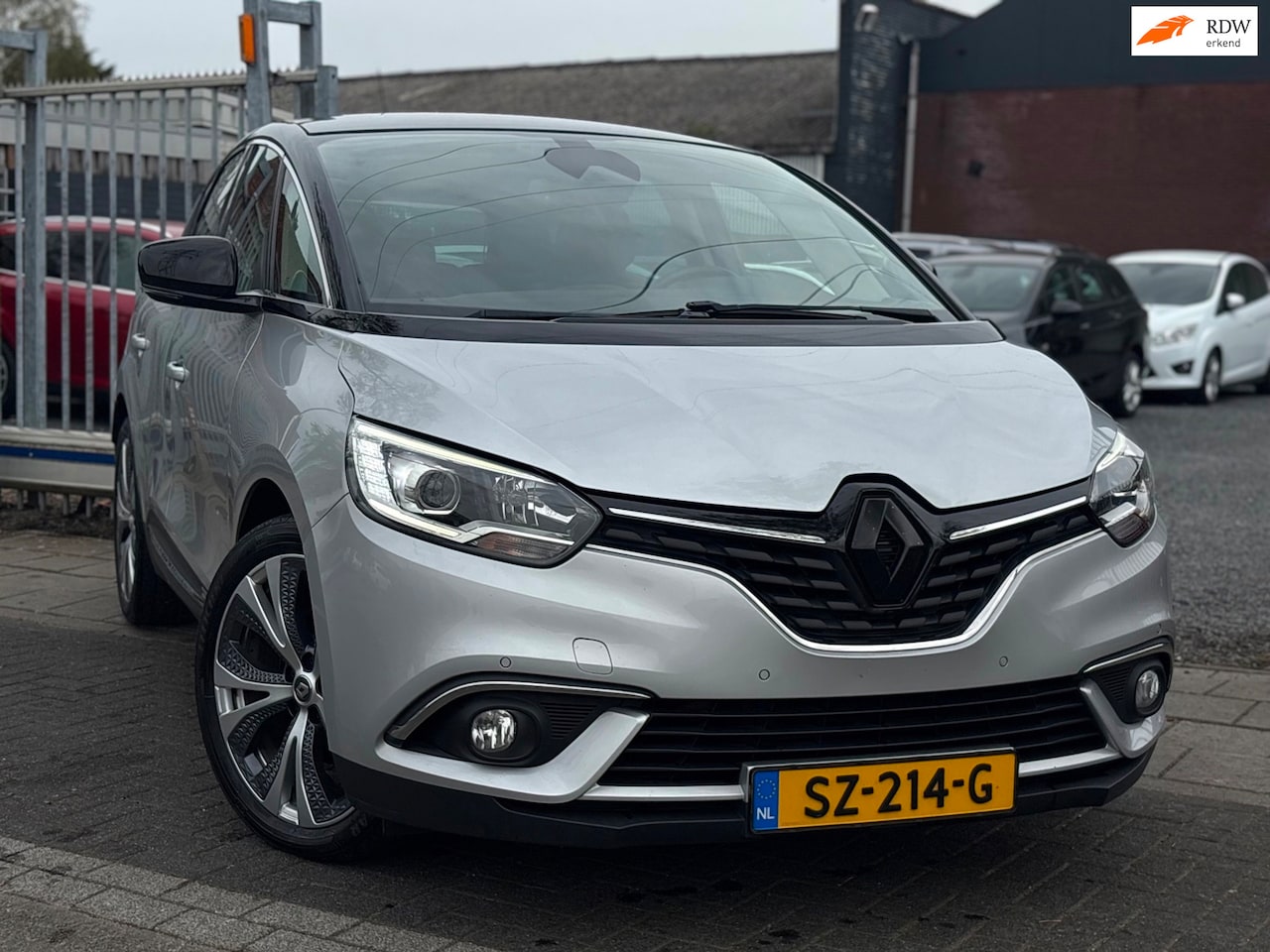 Renault Scénic - 1.2 TCe Intens | Panoramadak | 20” LMV | LED | Trekhaak | - AutoWereld.nl