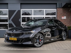 BMW 5-serie - 550 550e xDrive M Sport Pro | Bowers & Wilkins | Panoramadak | Trekhaak | Driving Ass. Plu