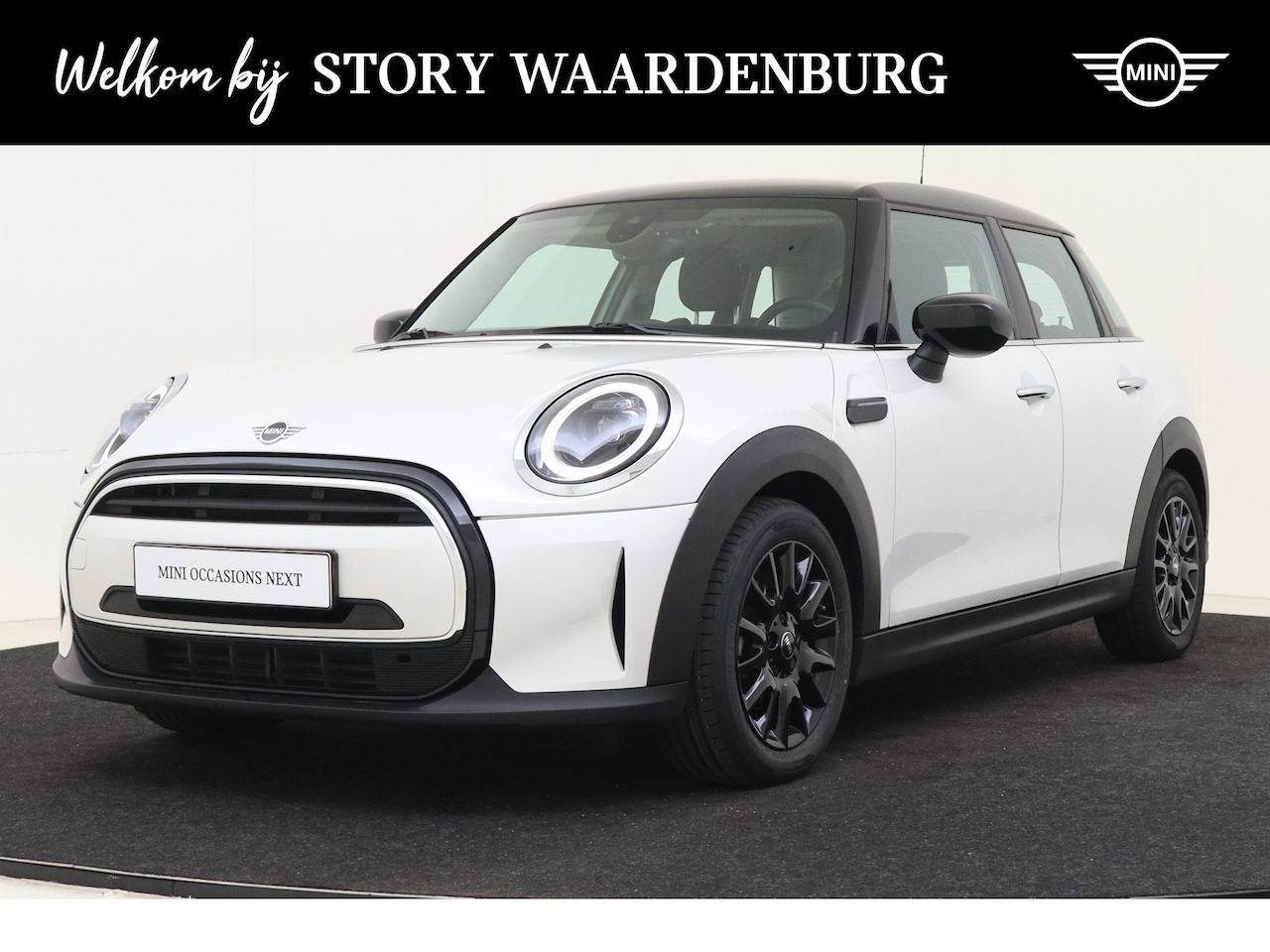 MINI Cooper - Hatchback Classic Automaat / Sportstoelen / Cruise Control / LED / PDC achter / Navigatie - AutoWereld.nl