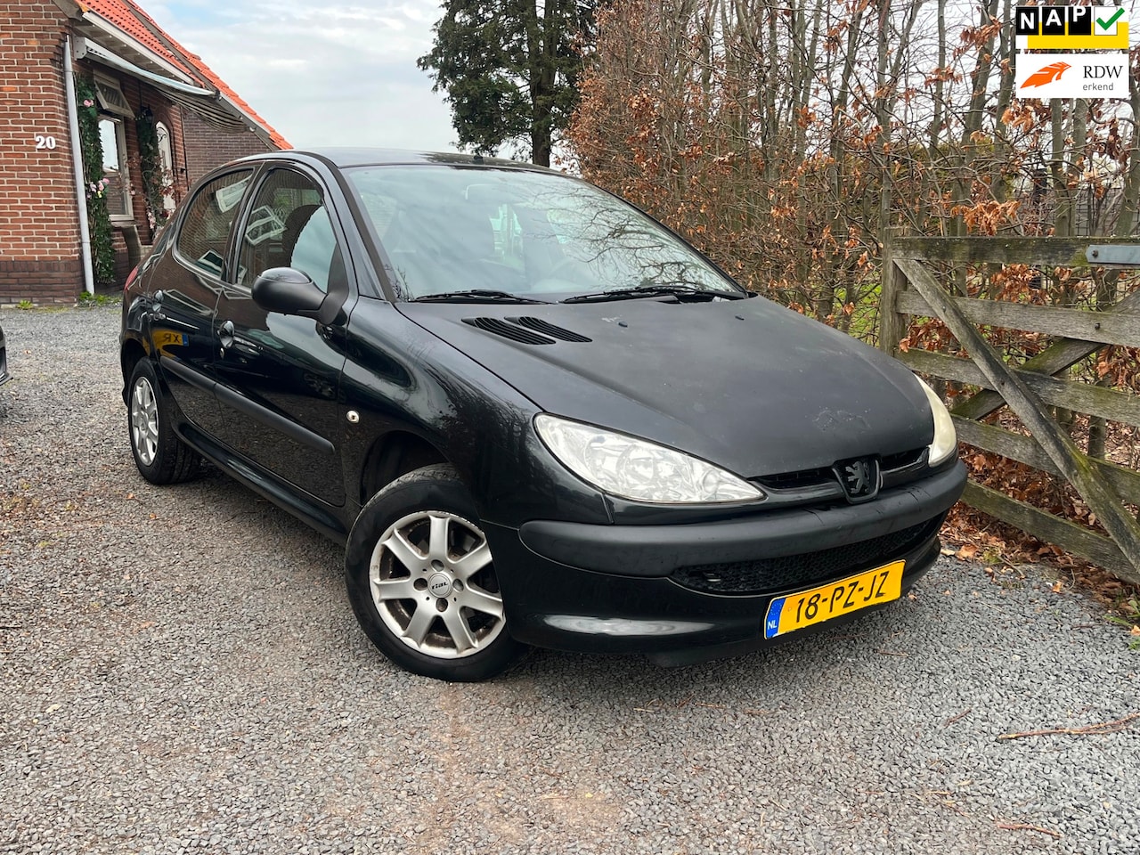 Peugeot 206 - 1.4 Air-line 2|5DRS|AIRCO|APK”27|ZUINIG|BETAALBAAR| - AutoWereld.nl