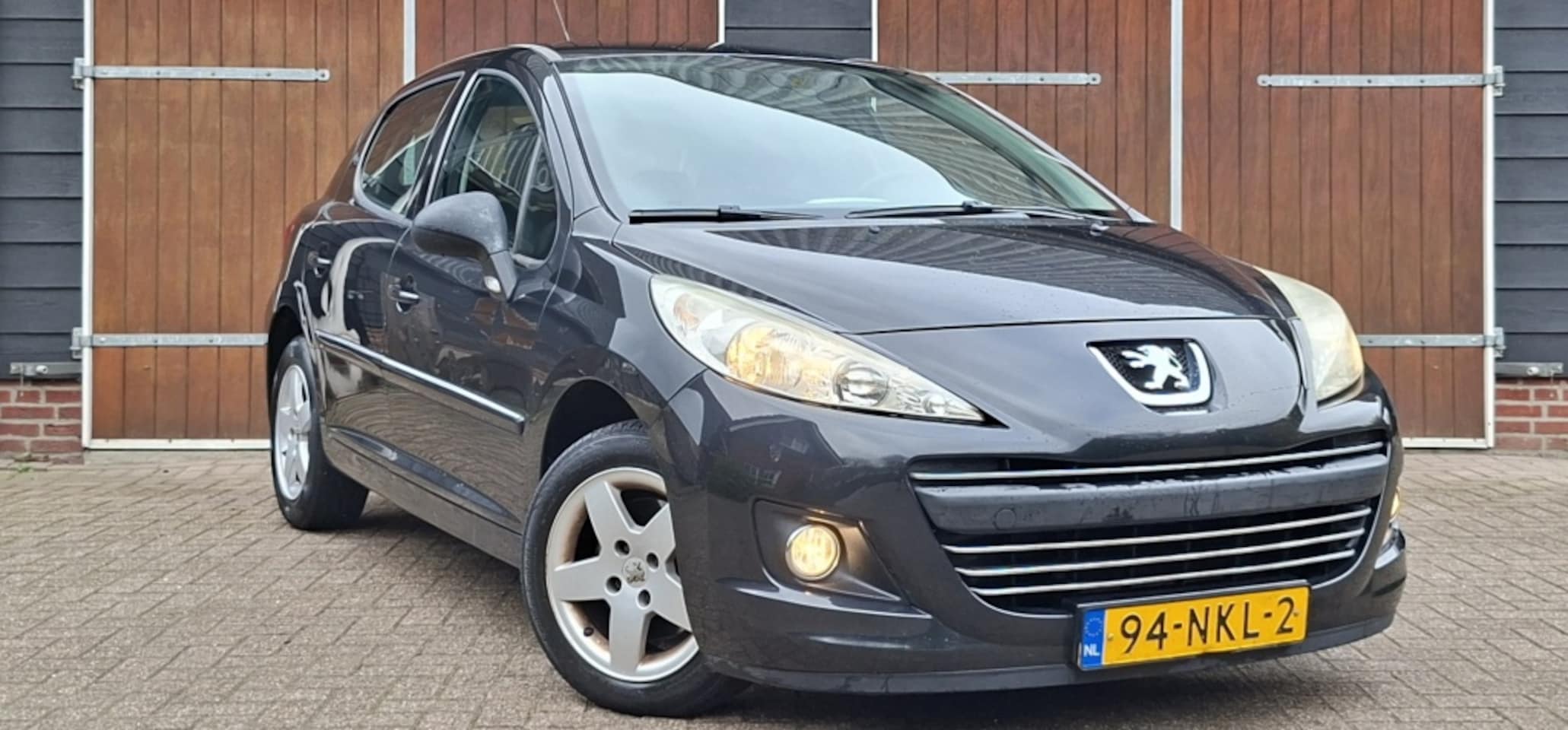 Peugeot 207 - 1.4 VTi Style 1.4 VTi Style, Trekhaak, Bluetooth, 5 deurs, Cruise control, Air - AutoWereld.nl