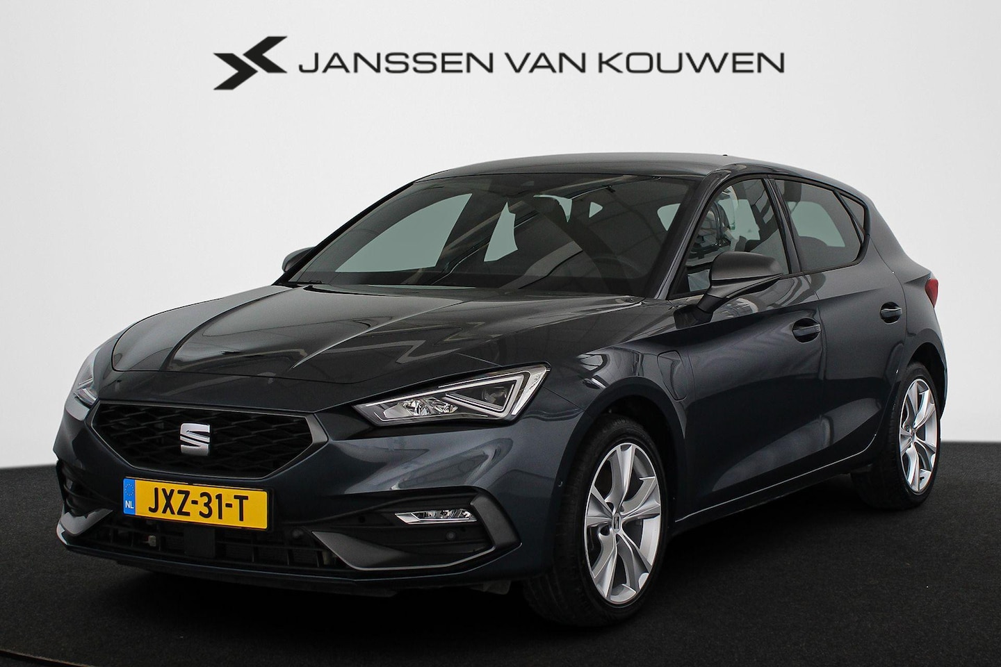 SEAT Leon - 1.4 TSI eHybrid PHEV FR Business Intense Stoelverwarming Trekhaak Keyless Apple Carplay Ma - AutoWereld.nl