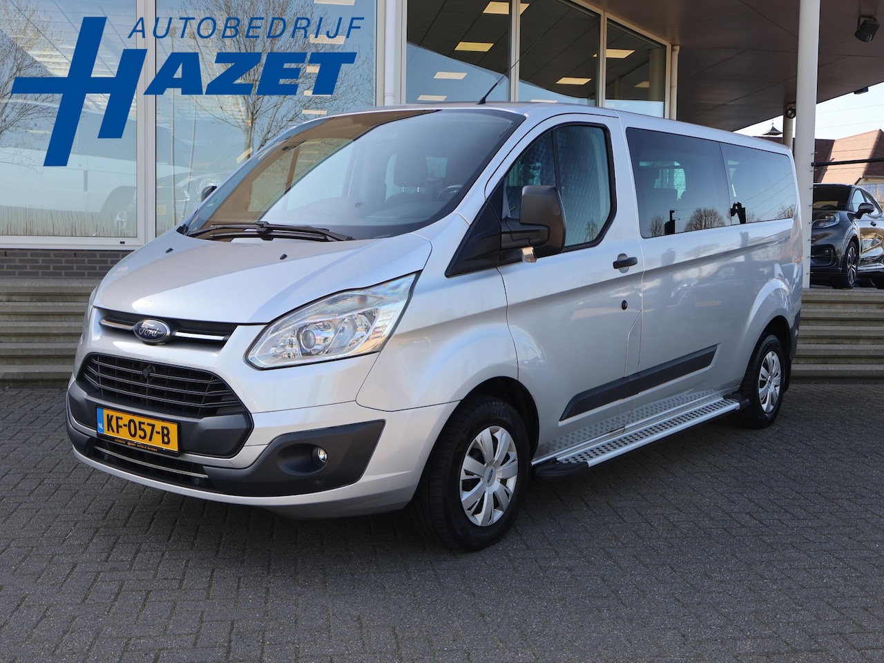 Ford Transit Custom - 310 2.0 TDCI L2H1 9-PERSOONS EURO 6 *EXCL. BTW* + TREEPLANKEN | PRIVACY | PDC | CRUISE | A - AutoWereld.nl