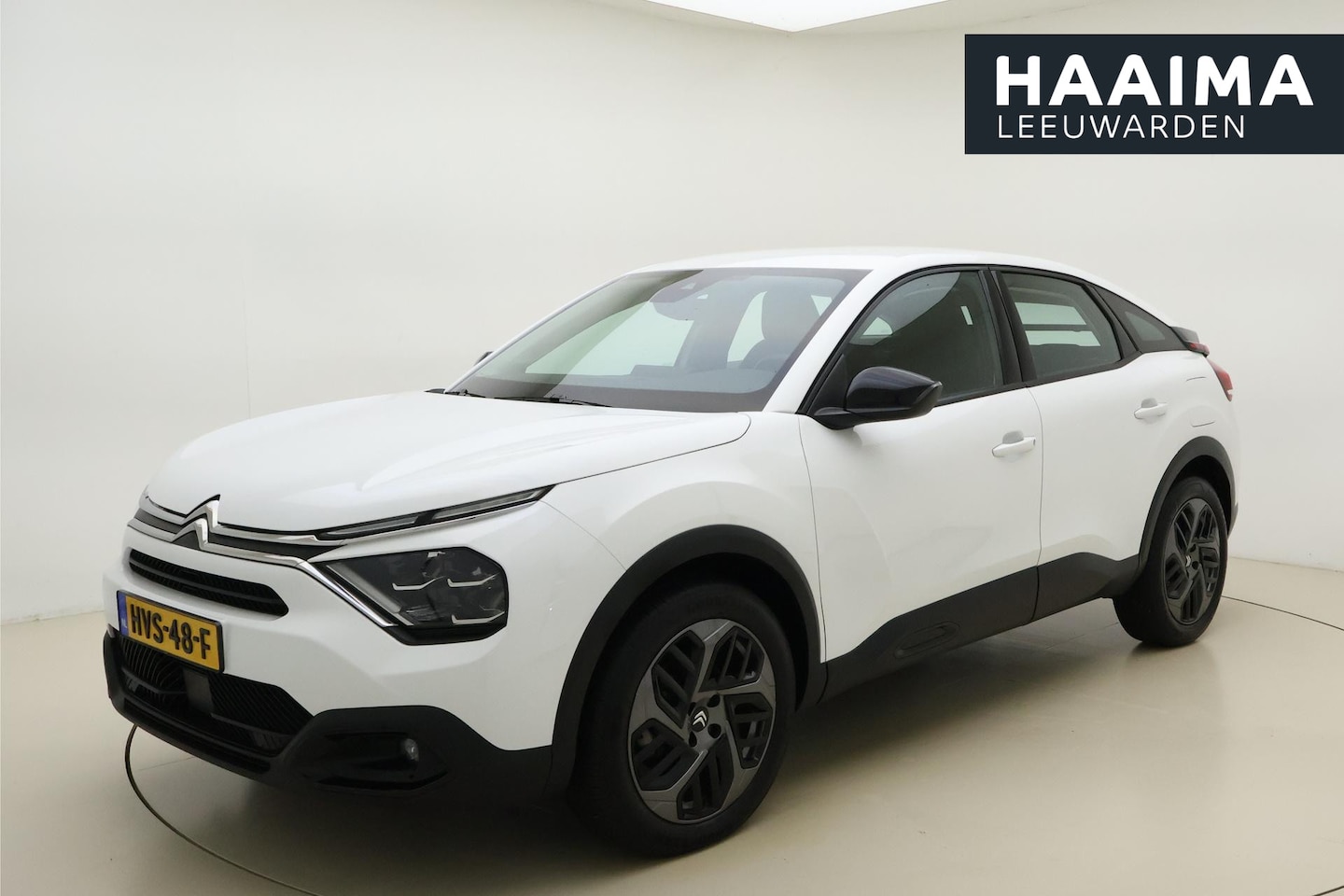 Citroën C4 - 1.2 Hybrid 136pk Plus Automaat | Navigatie | Climate control | Camera | Lichtmetalen velge - AutoWereld.nl