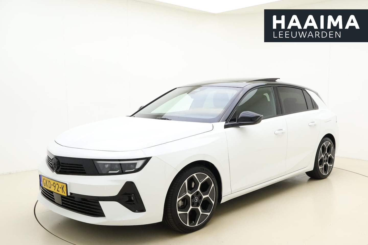 Opel Astra - 1.6 Turbo Plug In Hybrid Ultimate | Schuif-/kanteldak | Trekhaak afneembare kogel | 18" li - AutoWereld.nl